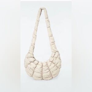 NWT COS croissant RIPPLE CROSSBODY croissant NYLON NOSIZE OFF WHITE